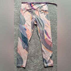 Athleta Elation 7/8 Tights in the Vibrance Orchid Pink print/Powervita - Sz M